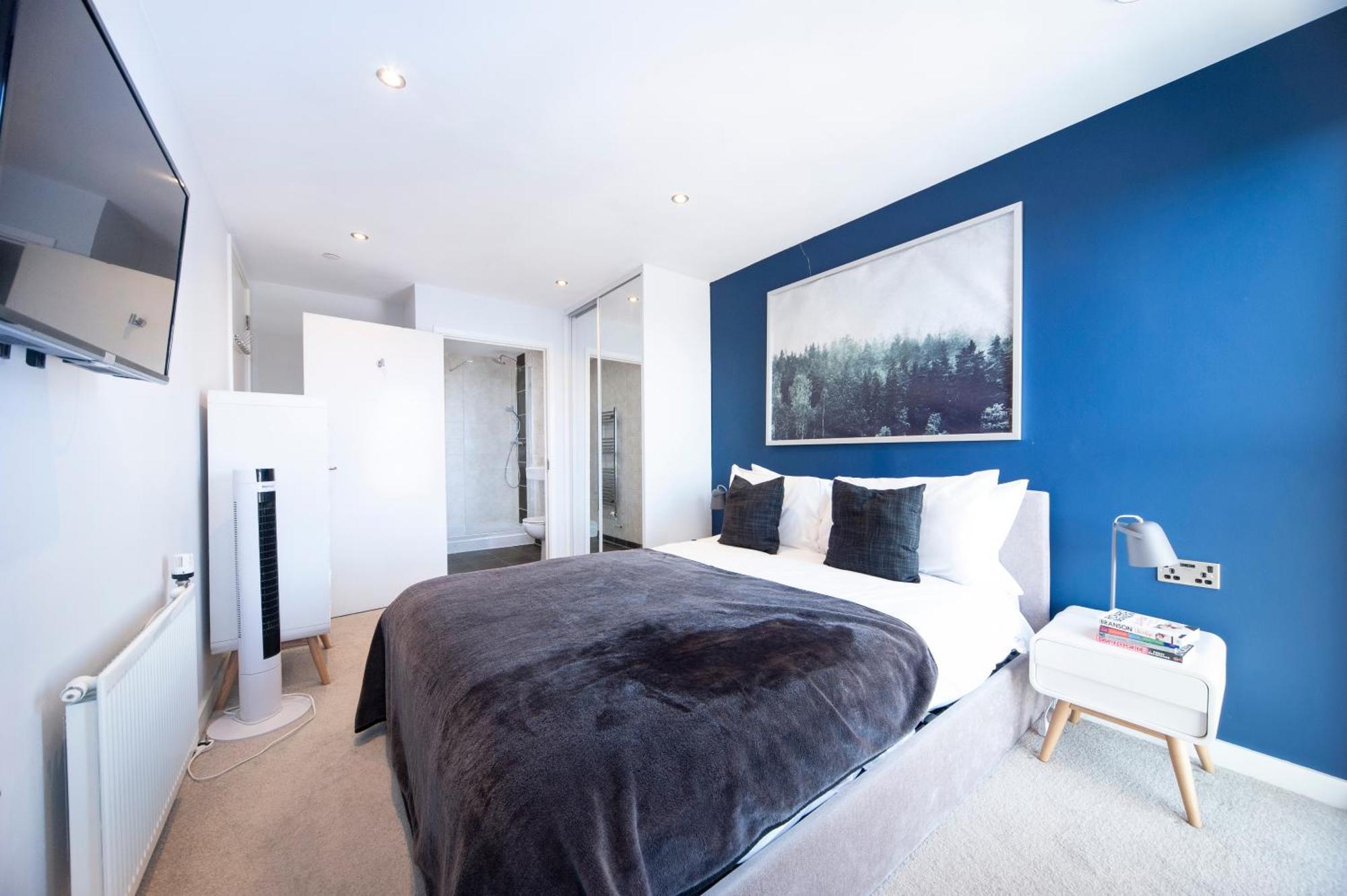 Top Floor Apt - 2 Bed/2 Bath + Private Balcony London Exteriör bild