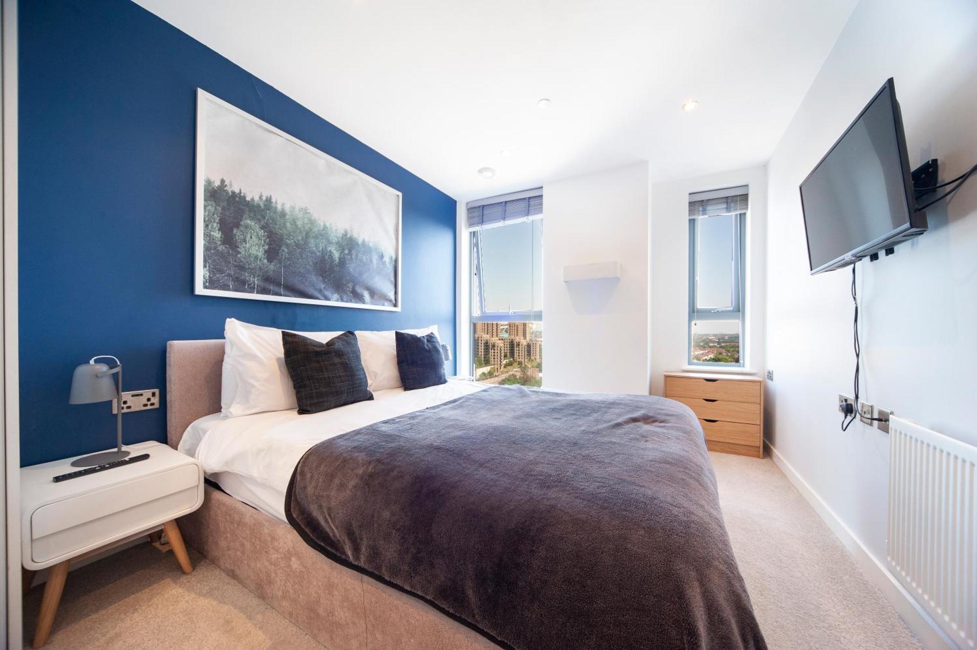 Top Floor Apt - 2 Bed/2 Bath + Private Balcony London Exteriör bild